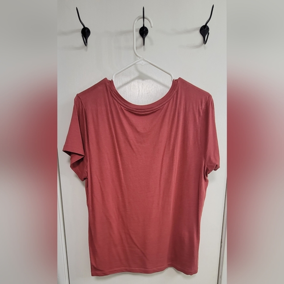 Red Top - Picture 2 of 3